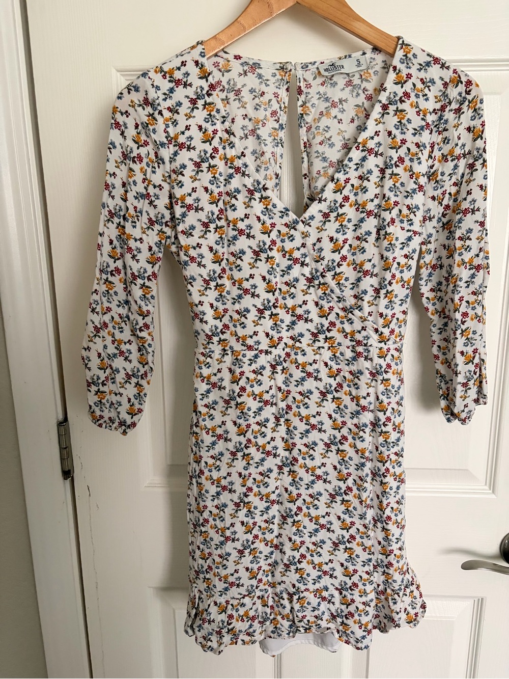 Hollister long sleeve floral dress